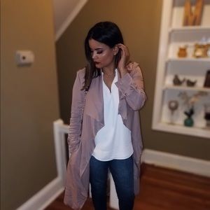 Meet your Posher, Yoli